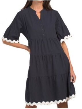 White closet dress 100% cotton 
Size large